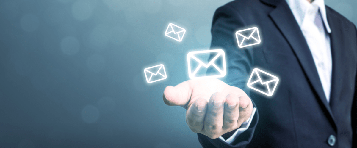 الاتصال بنا