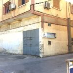 محل تجاري خام في شارع مروج بشكل جيد