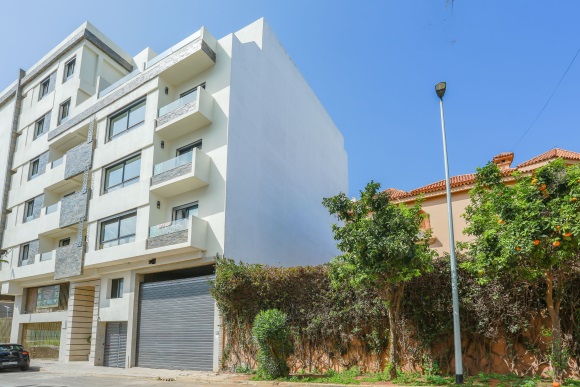 بقعة أرضية للبيع / شارع الأبطال / الدار البيضاء