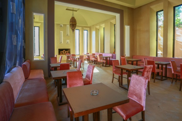 فندق 4 نجوم 68 مفتاحا / زاوية بن ساسي/ مراكش