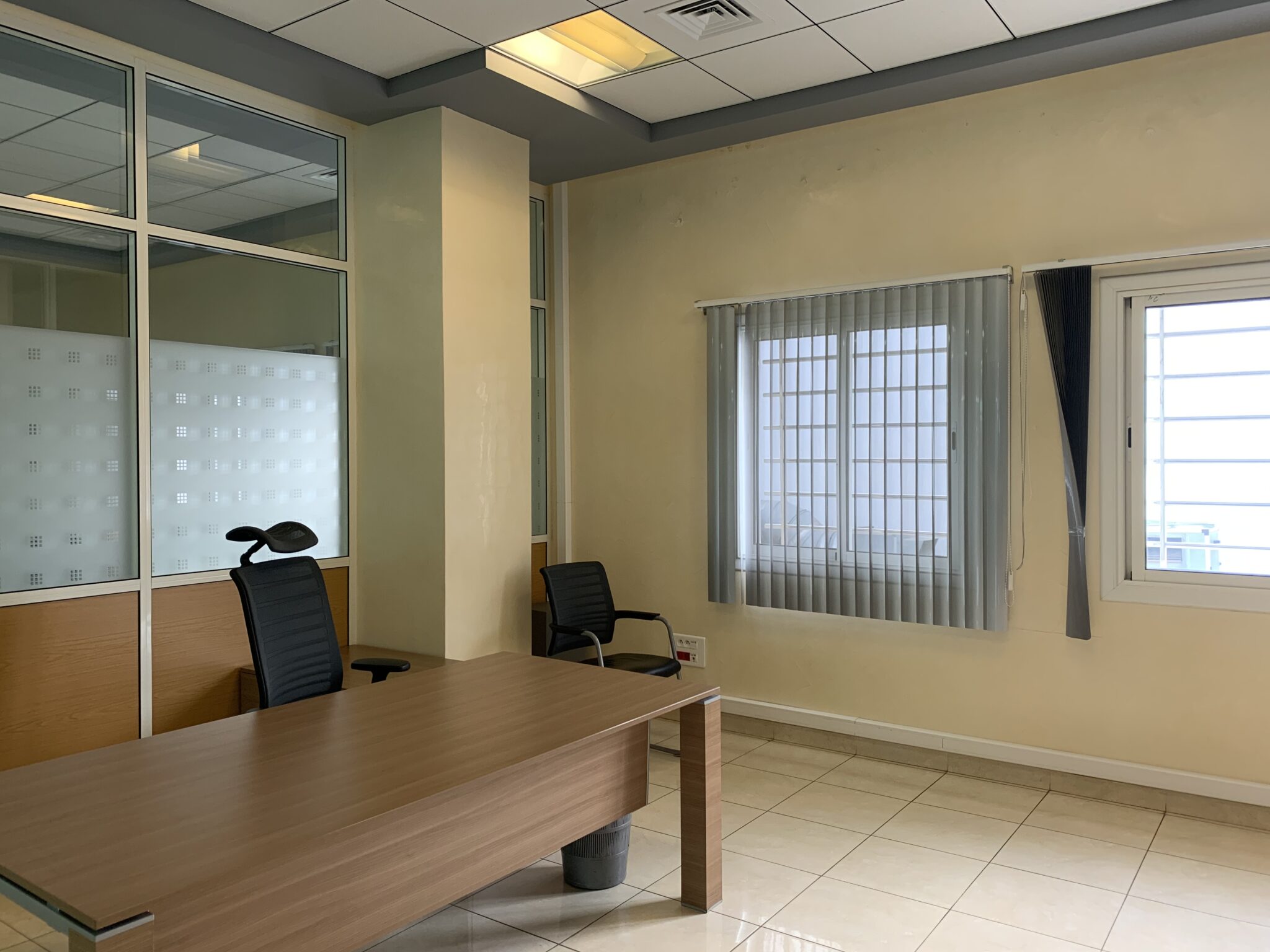 Immeuble dans la zone industrielle de la CFCIM / Bouskoura