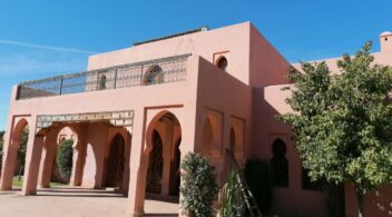 فيلا رفيعة بتصميم راق وفضاء فسيح / مراكش