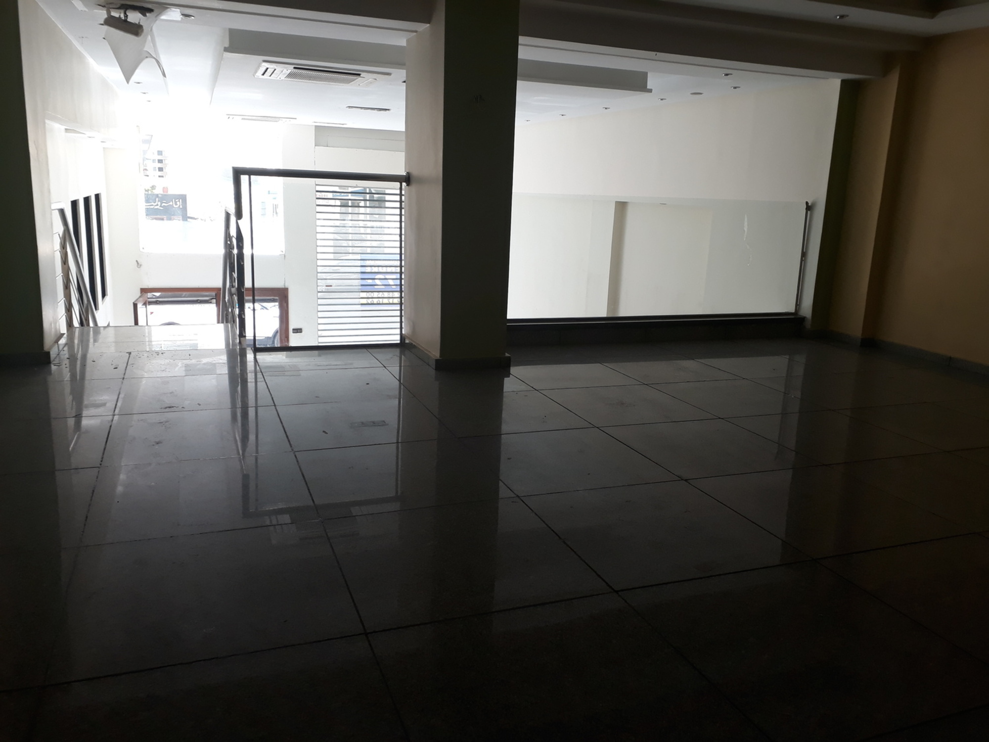 Magnifique local commercial à vendre/Quartier 02 Mars