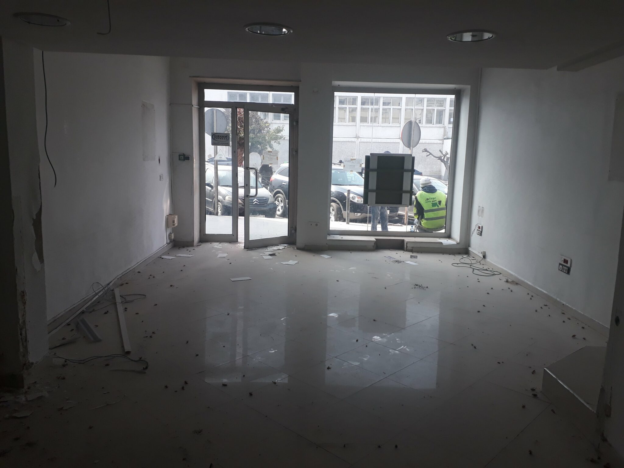 محل تجاري  بمساحة 100 متر الحي المحمدي