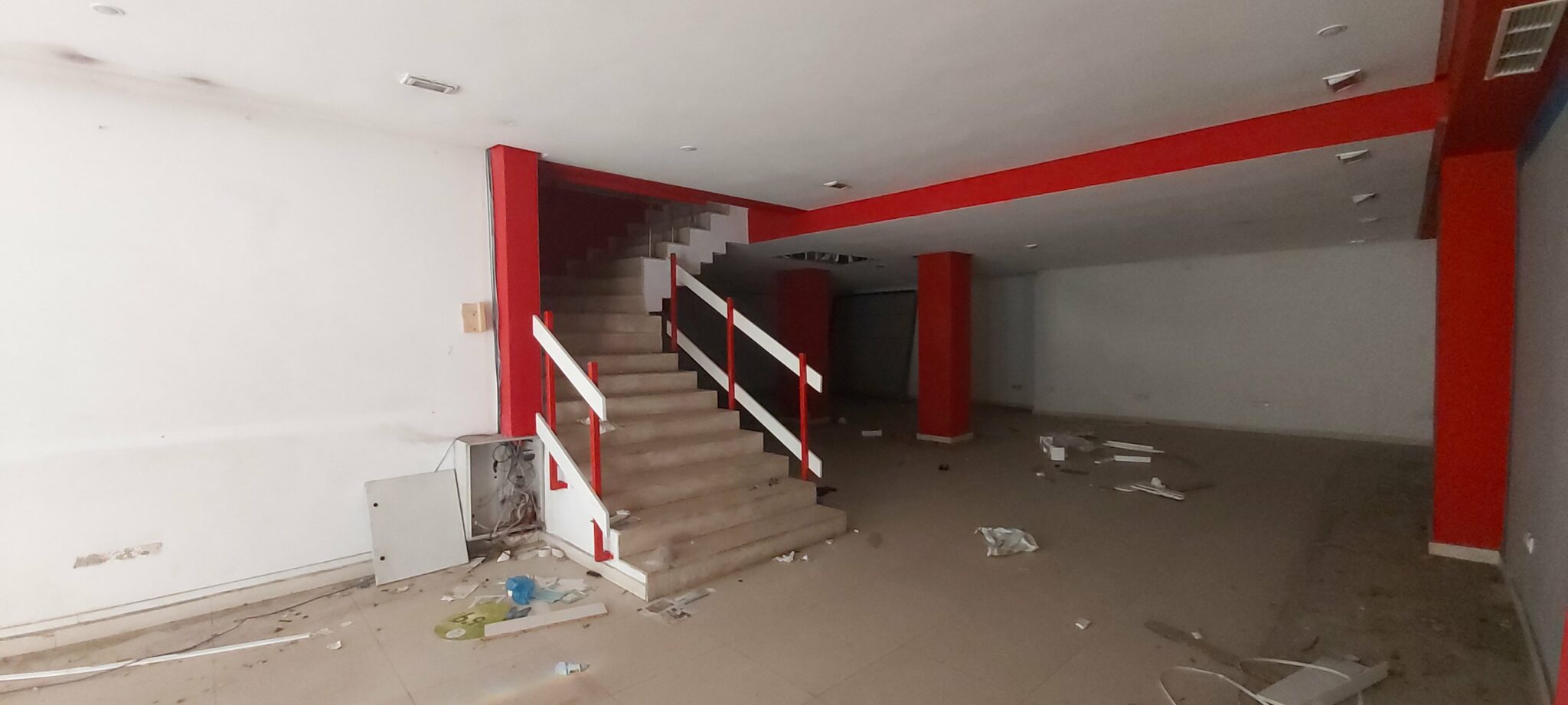 Local commercial aménagé/quartier Ferrera/Hay Hassani