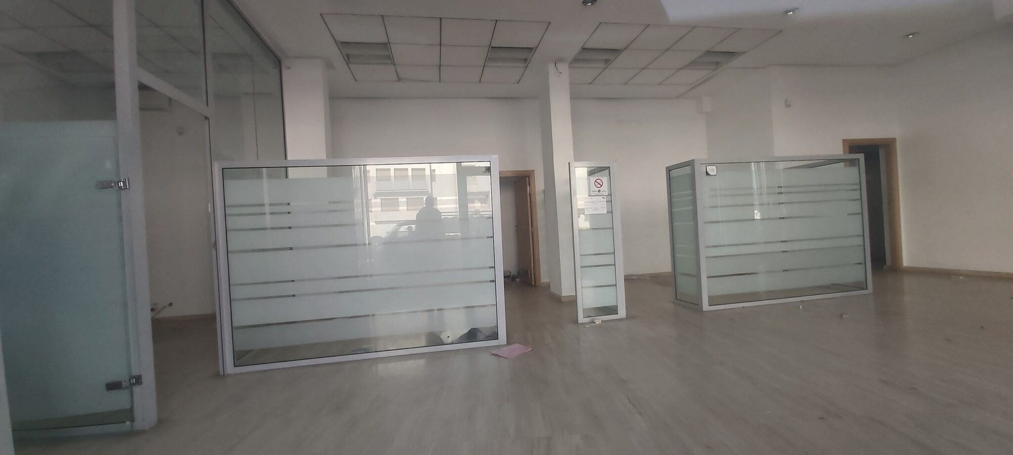 محل تجاري بواجهتين بمساحة 58 متر مربع بحي الألفة