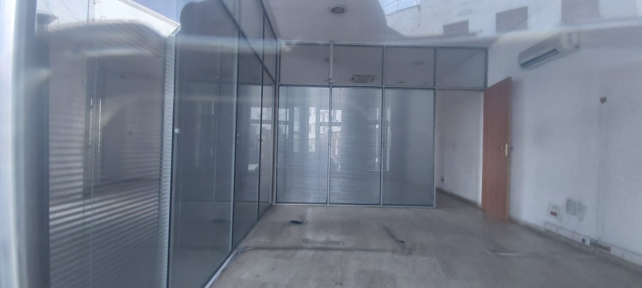 Local commercial avec location pas de porte à vendre 88 m²/2 Mars/Salé