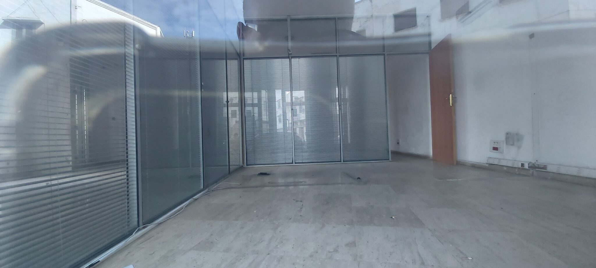Local commercial avec location pas de porte à vendre à Salé