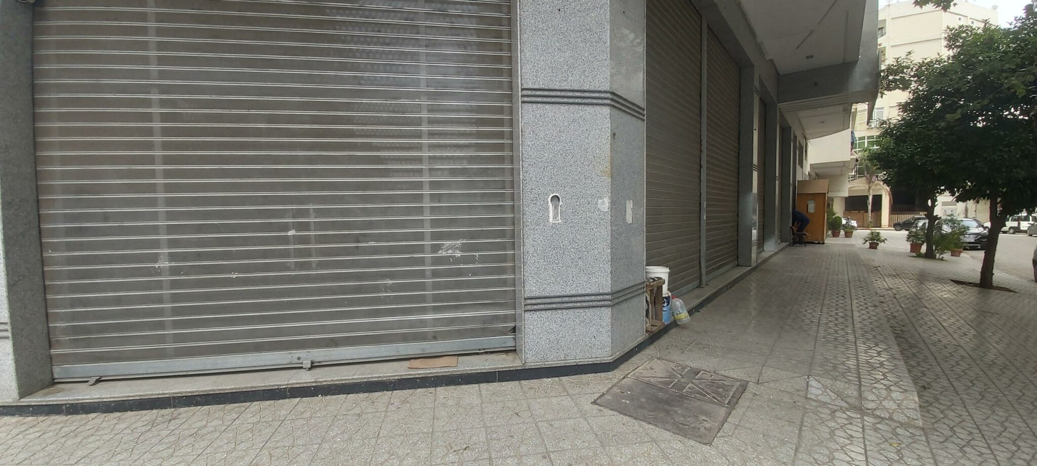 Un grand magasin en vente/Fès