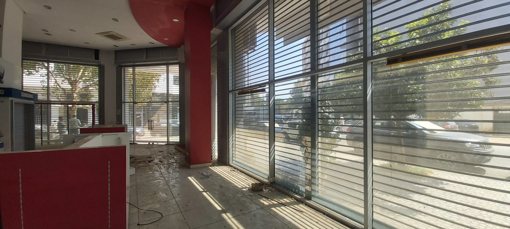 Un grand magasin en vente/Fès