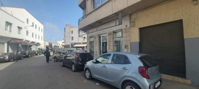 Local commercial avec location pas de porte à vendre 88 m²/2 Mars/Salé