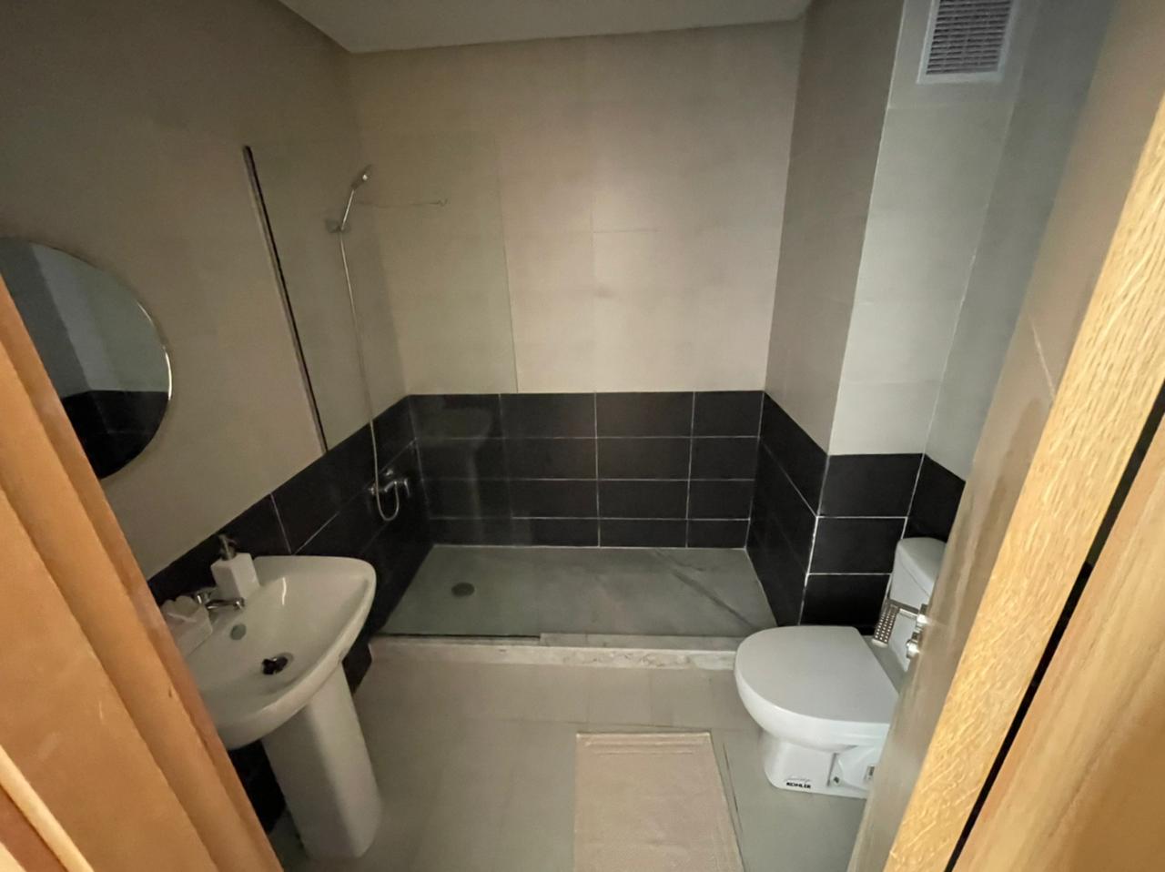 شقق فاخرة تبعد 20 دقيقة عن وسط مدينة الدار البيضاء من   530000 درهم