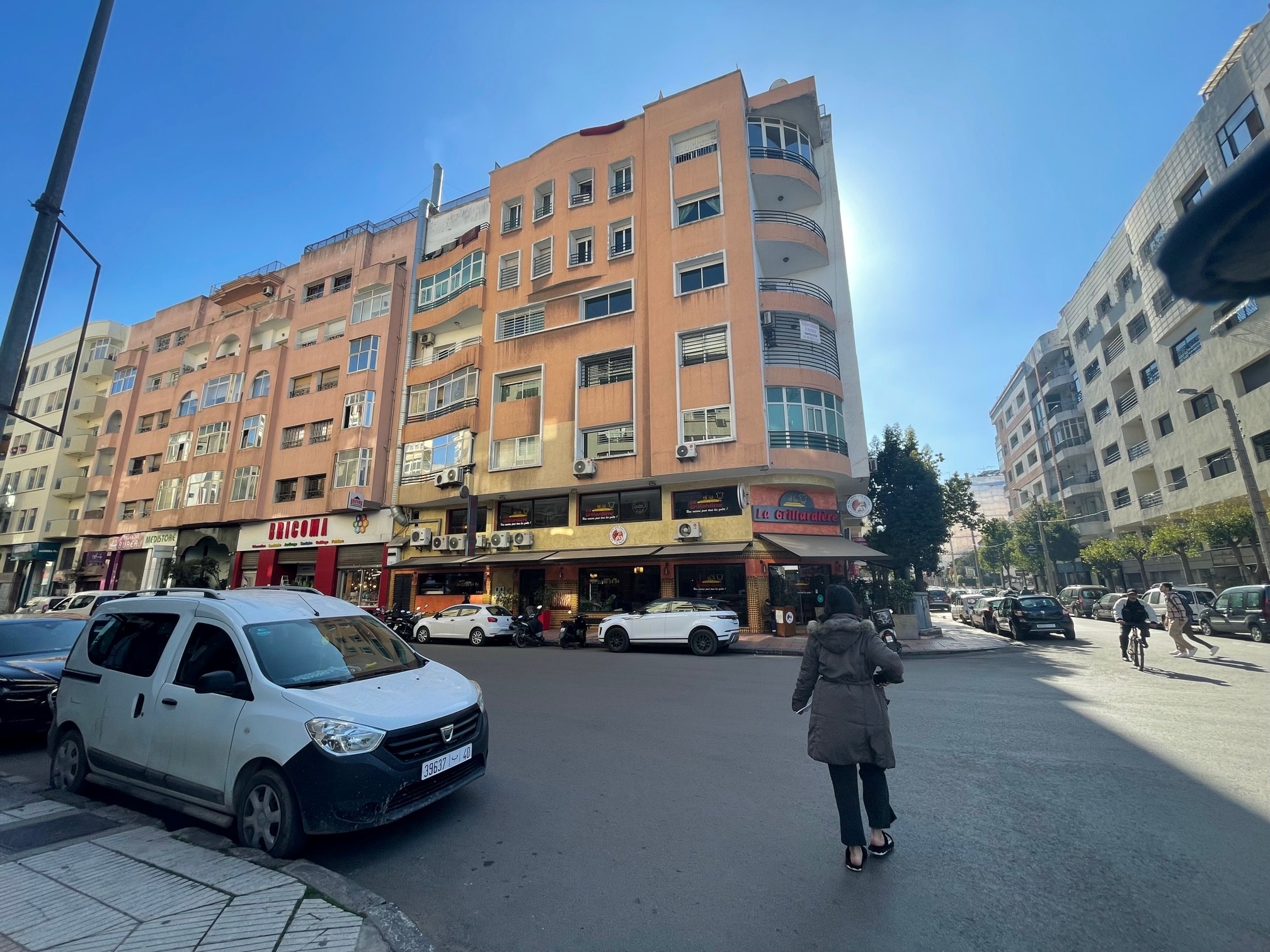 LOCAL COMMERCIAL A LOUER A 2 MARS CASABLANCA