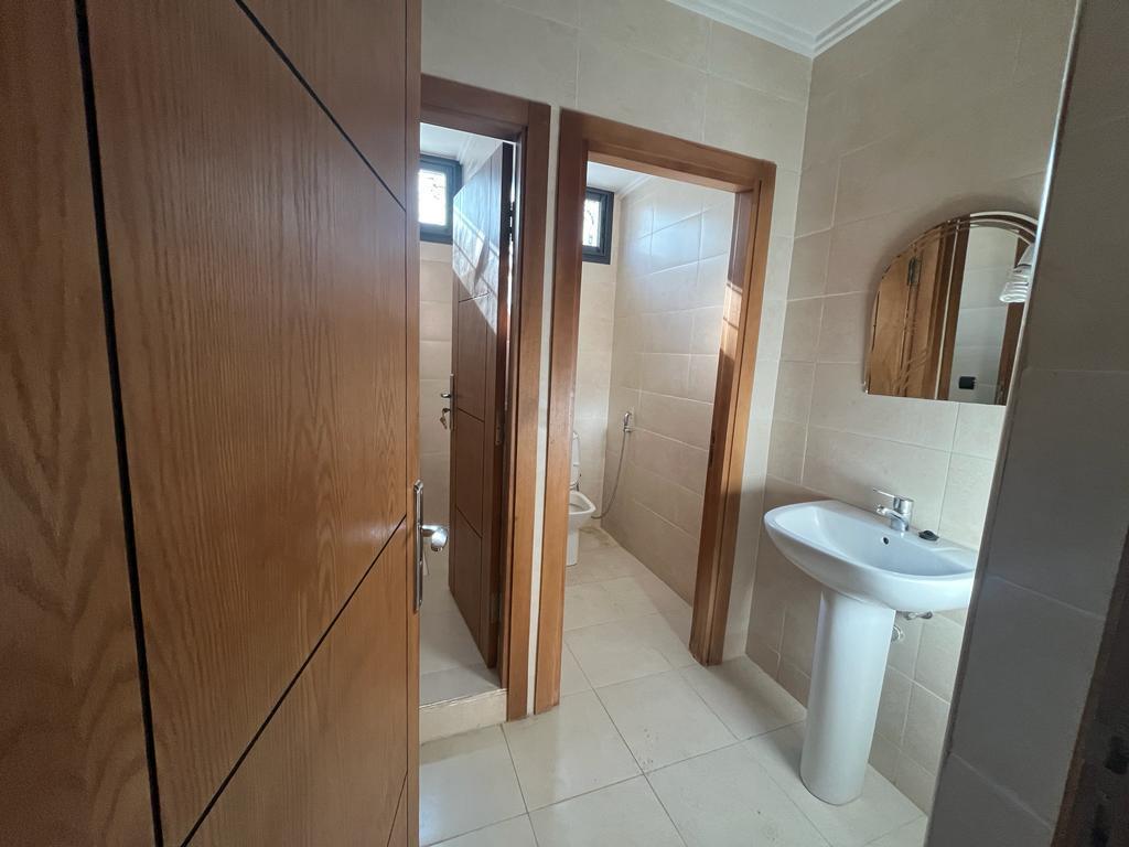 Villa à vendre à Route d’immouzer – Fès